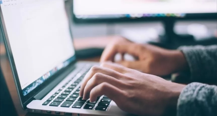 Kesintisiz yayındayız 