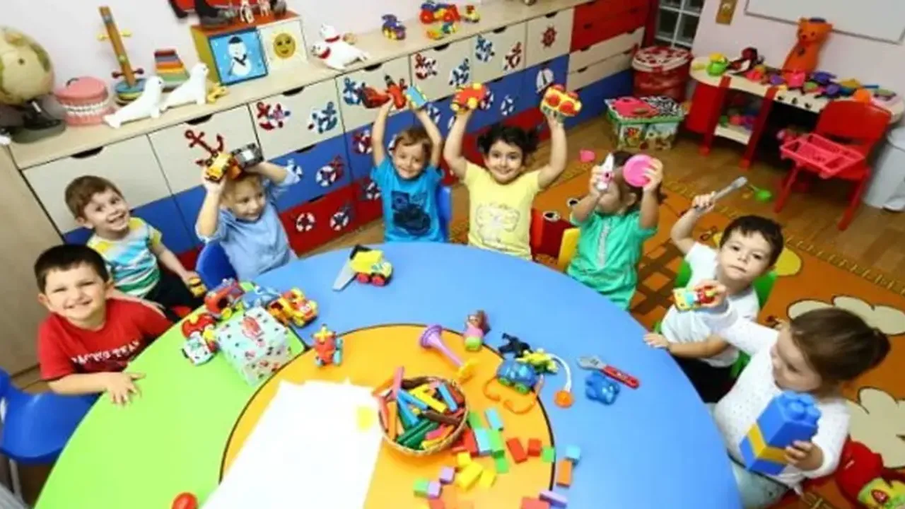 Almanya’nın Kuzey Ren-Vestfalya eyaletinde kreşlerde bakım süreleri değişiyor