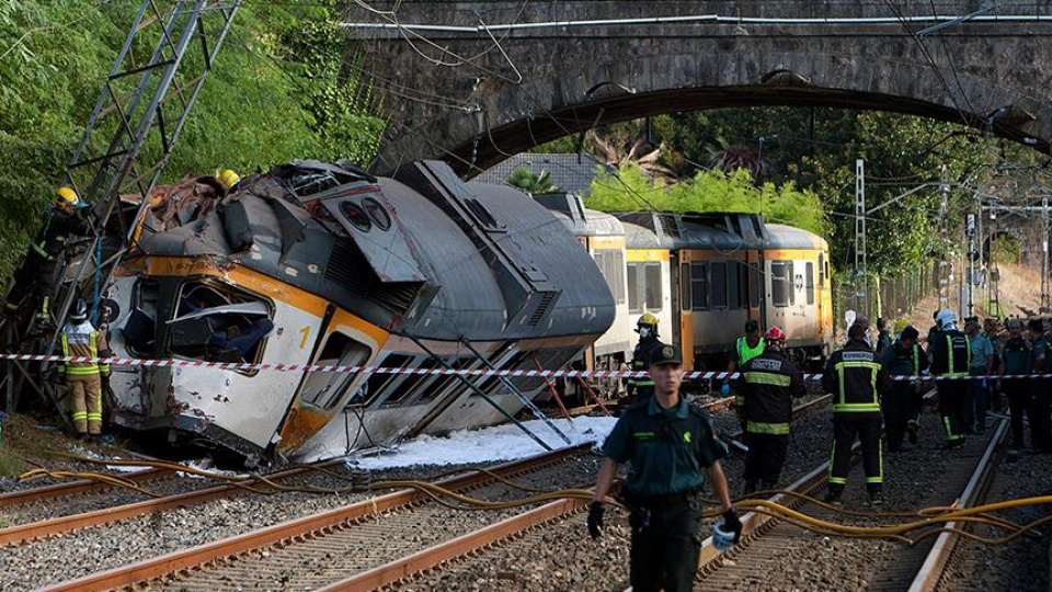 İspanya tren kazasında 39 can kaybı